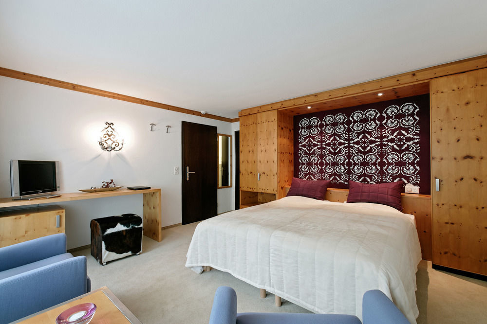 Le Mirabeau Resort & Spa Zermatt Oda fotoğraf